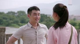 荣耀magicv2rsr保时捷巨人手机现身上海杨浦大桥