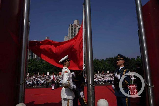 陈鹏作:双金属纳米片调控工程高效电催化电池
