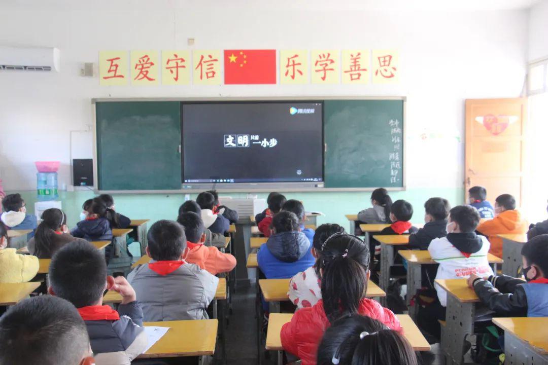 翰博高新:将加大投资Mini-LED芯片研发,预计2024年车载Mini-LED背光显示模组营业收入占比将提升